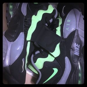 Lime green air max speed turf